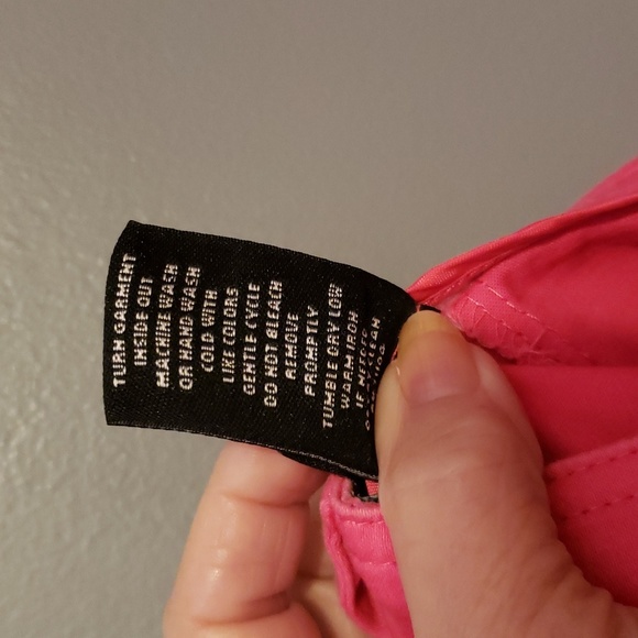 NEW DIRECTIONS Lady's Petite Pink Capri Pants with 4 Button Adornment at Side's - Picture 7 of 7